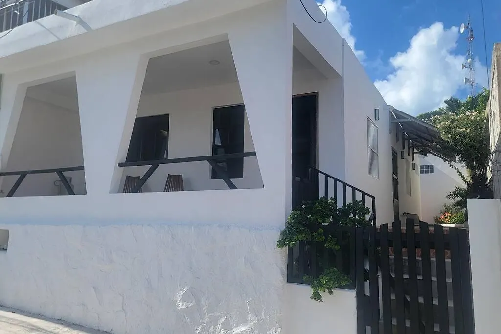 הוילה איסלה מוחרס Peaceful Ocean View, Private Courtyard. Casa Indie