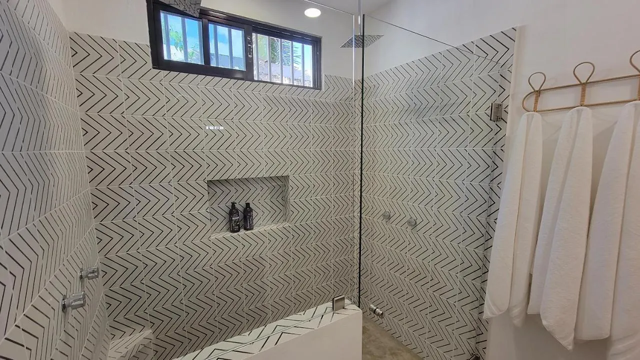 בית נופש הוילה איסלה מוחרס Peaceful Ocean View, Private Courtyard. Casa Indie מקסיקו