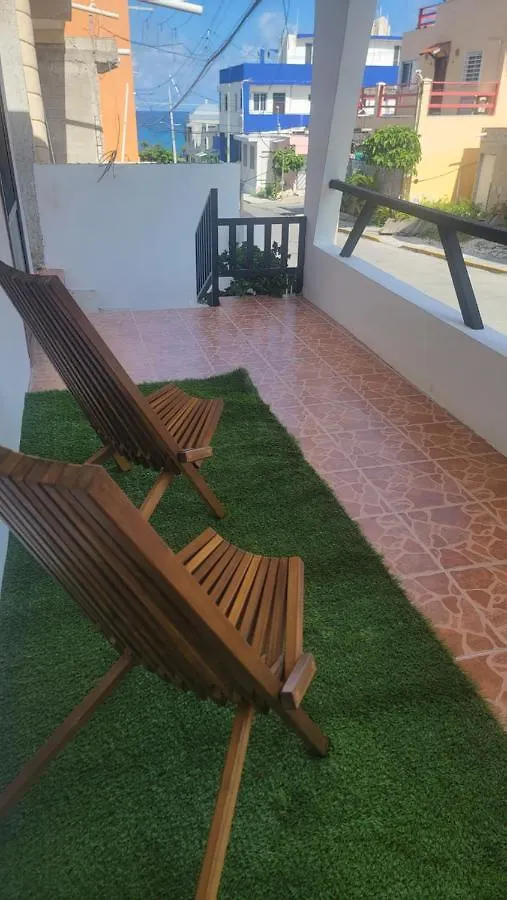 הוילה איסלה מוחרס Peaceful Ocean View, Private Courtyard. Casa Indie בית נופש