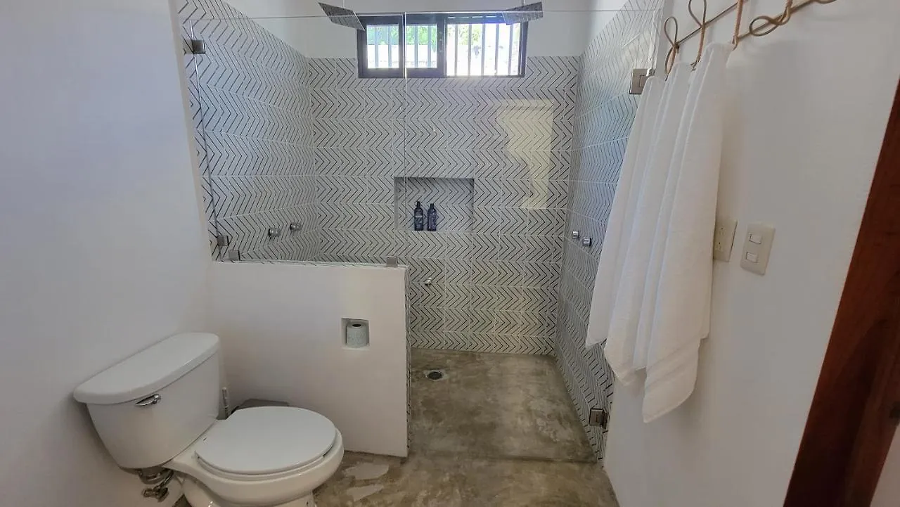 הוילה איסלה מוחרס Peaceful Ocean View, Private Courtyard. Casa Indie בית נופש